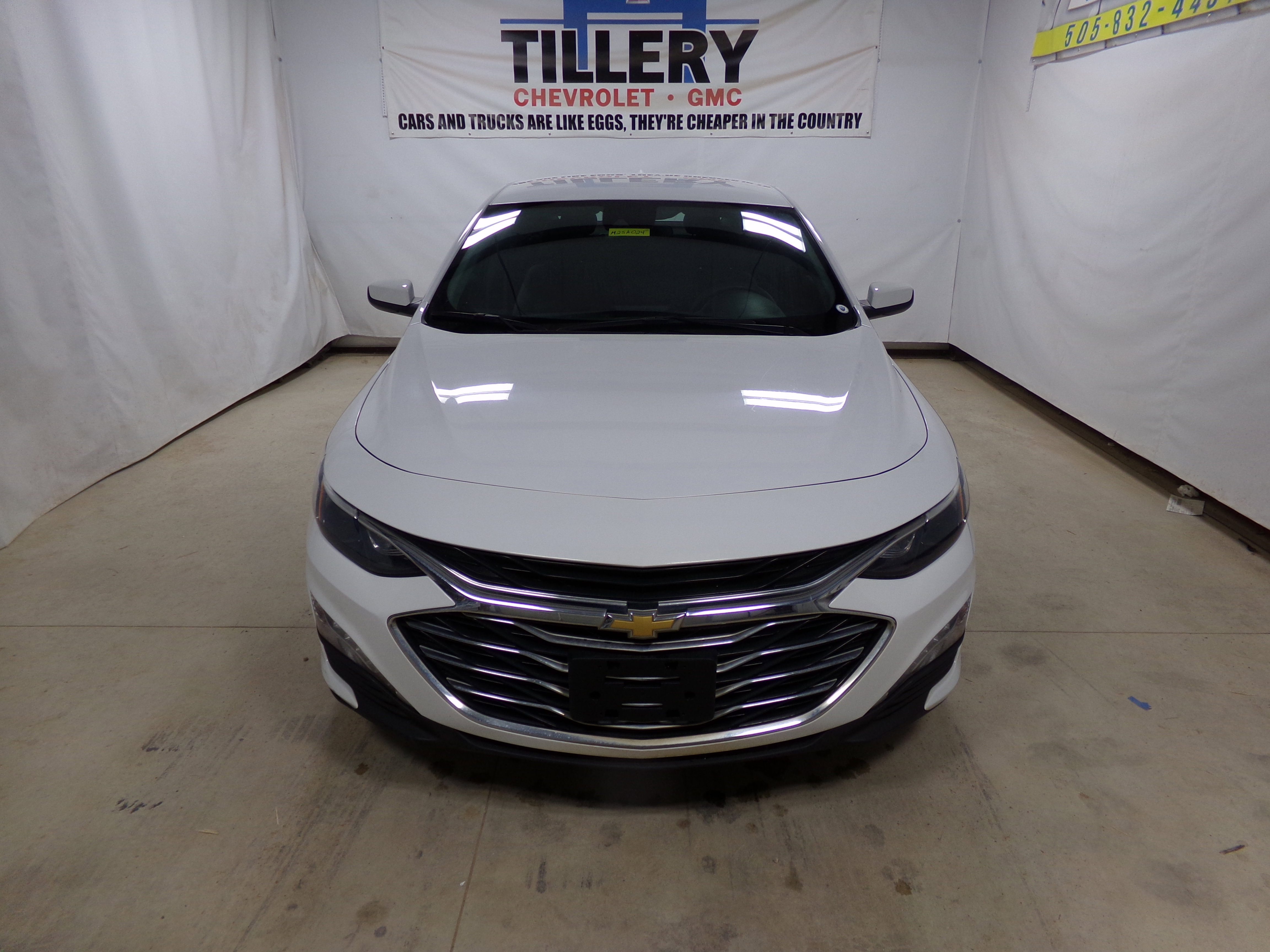 2023 Chevrolet Malibu 1LT photo 2
