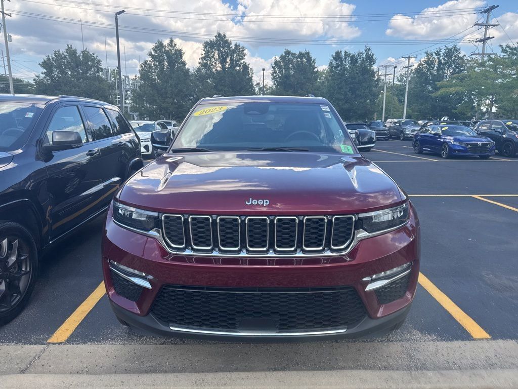 2023 Jeep Grand Cherokee Limited photo 2