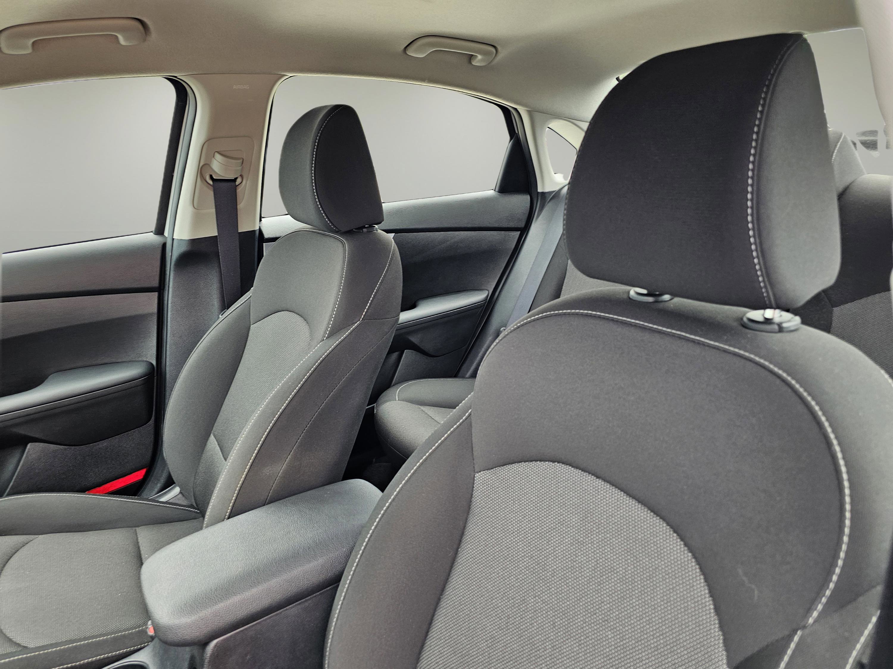 2024 Kia Forte LXS photo 14