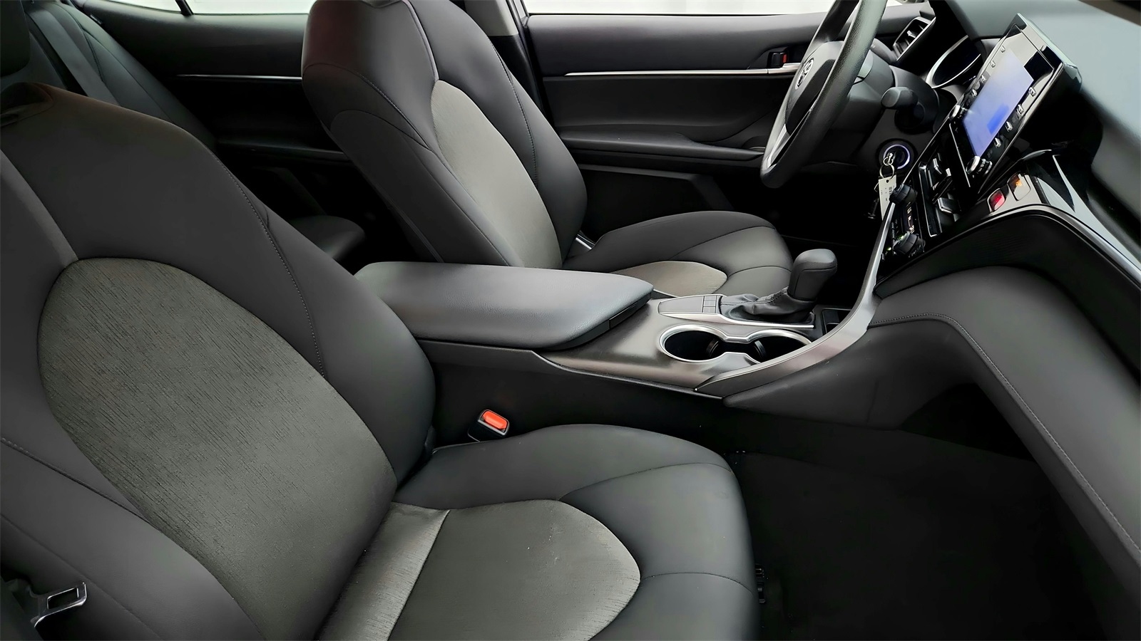 2024 Toyota Camry LE photo 34