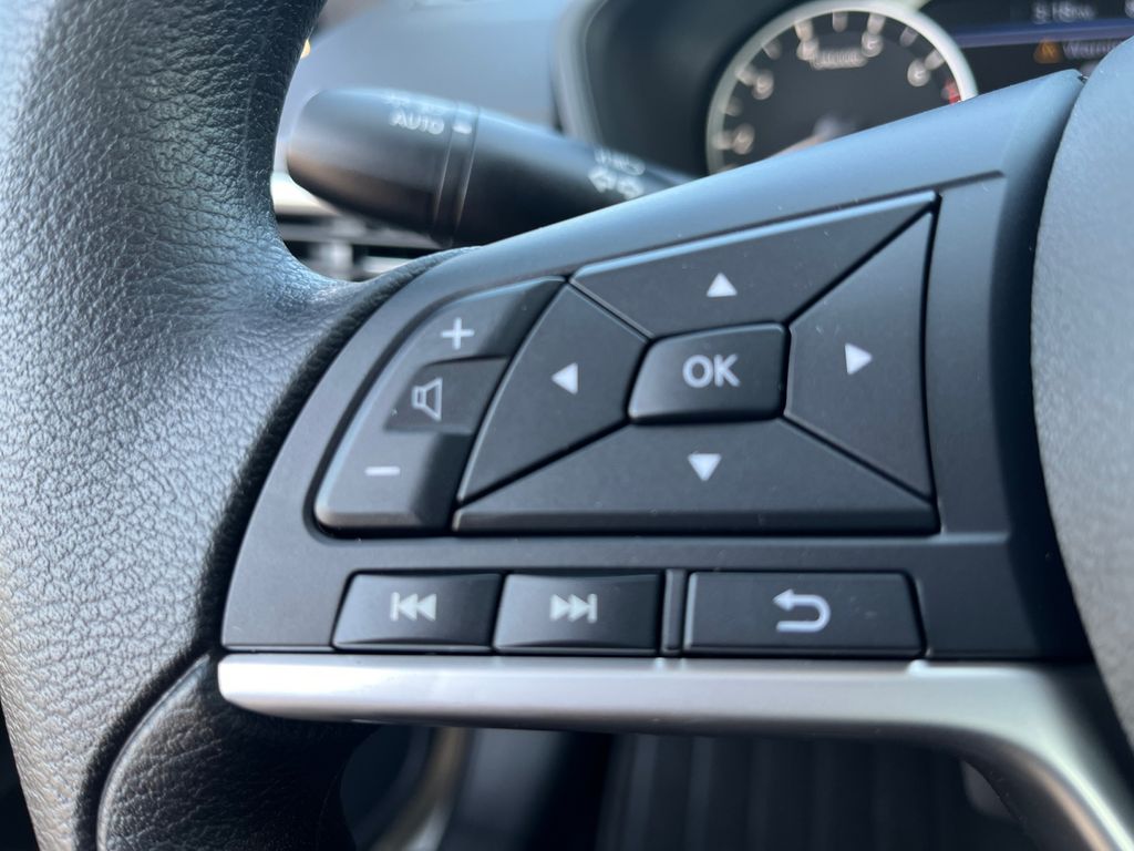 2025 Nissan Altima SV photo 8