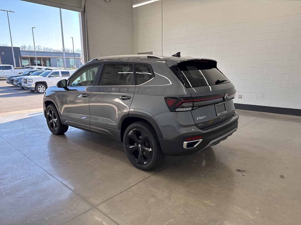 2025 Volkswagen Taos SEL photo 3