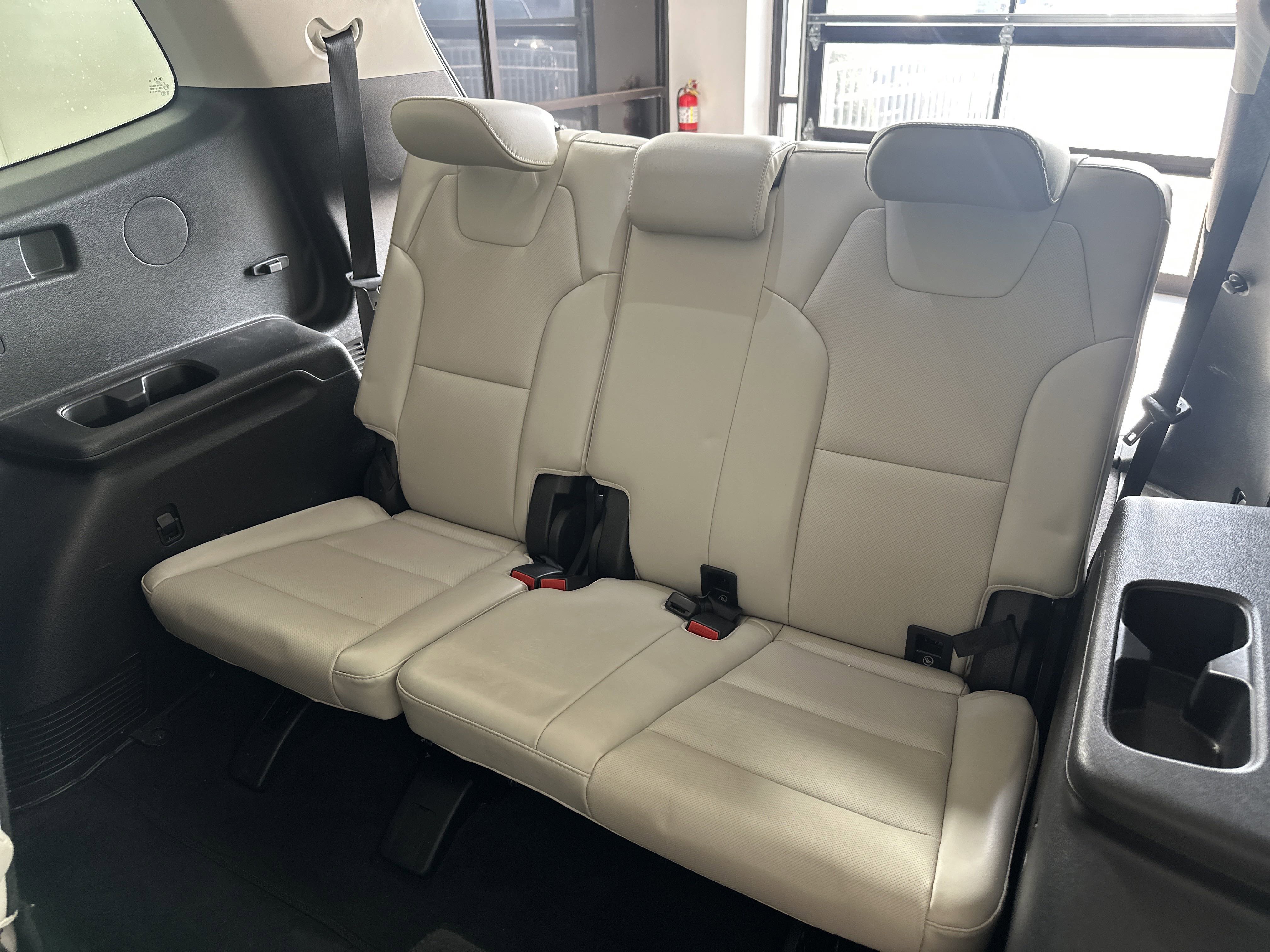 2021 Kia Telluride EX photo 2