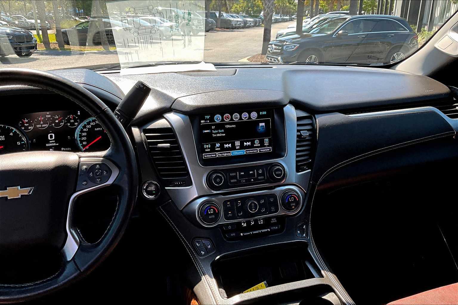 2019 Chevrolet Suburban Premier photo 6