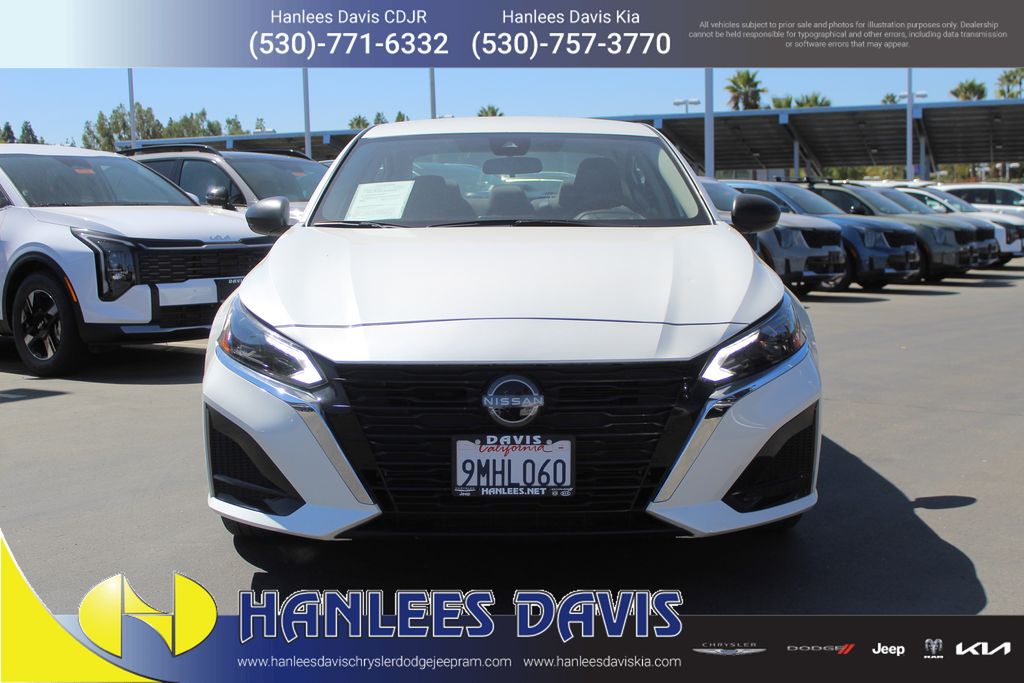 2024 Nissan Altima 2.5 SV photo 3