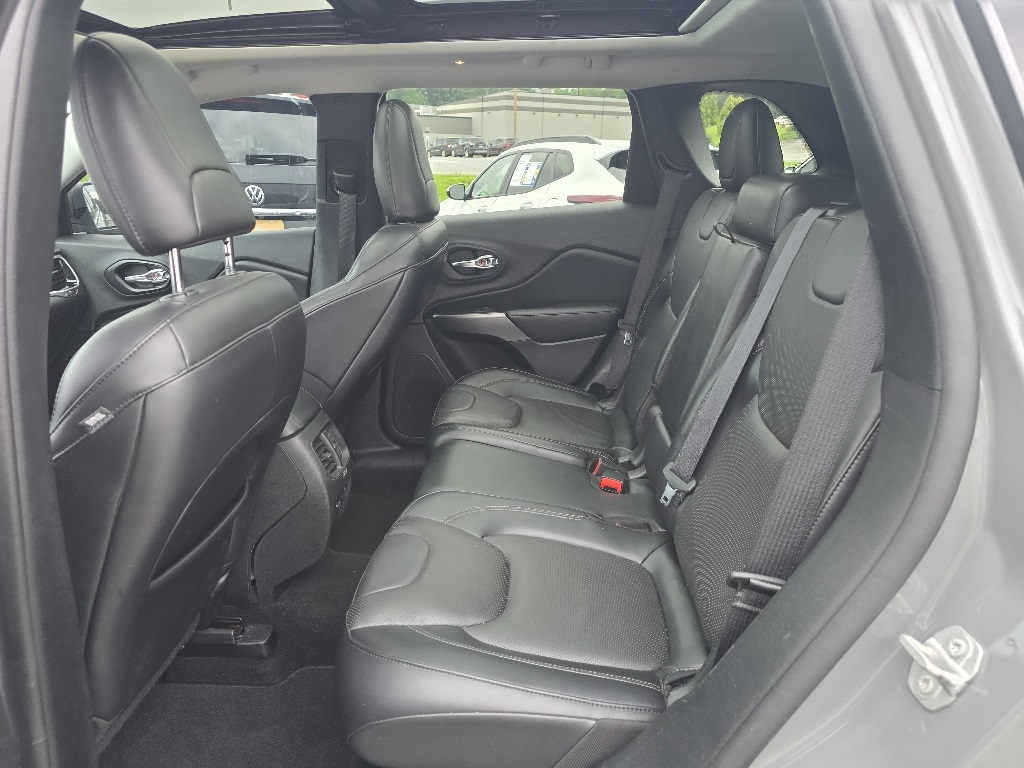 2021 Jeep Cherokee Limited photo 9