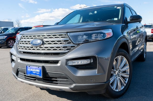 2022 Ford Explorer Limited's photo