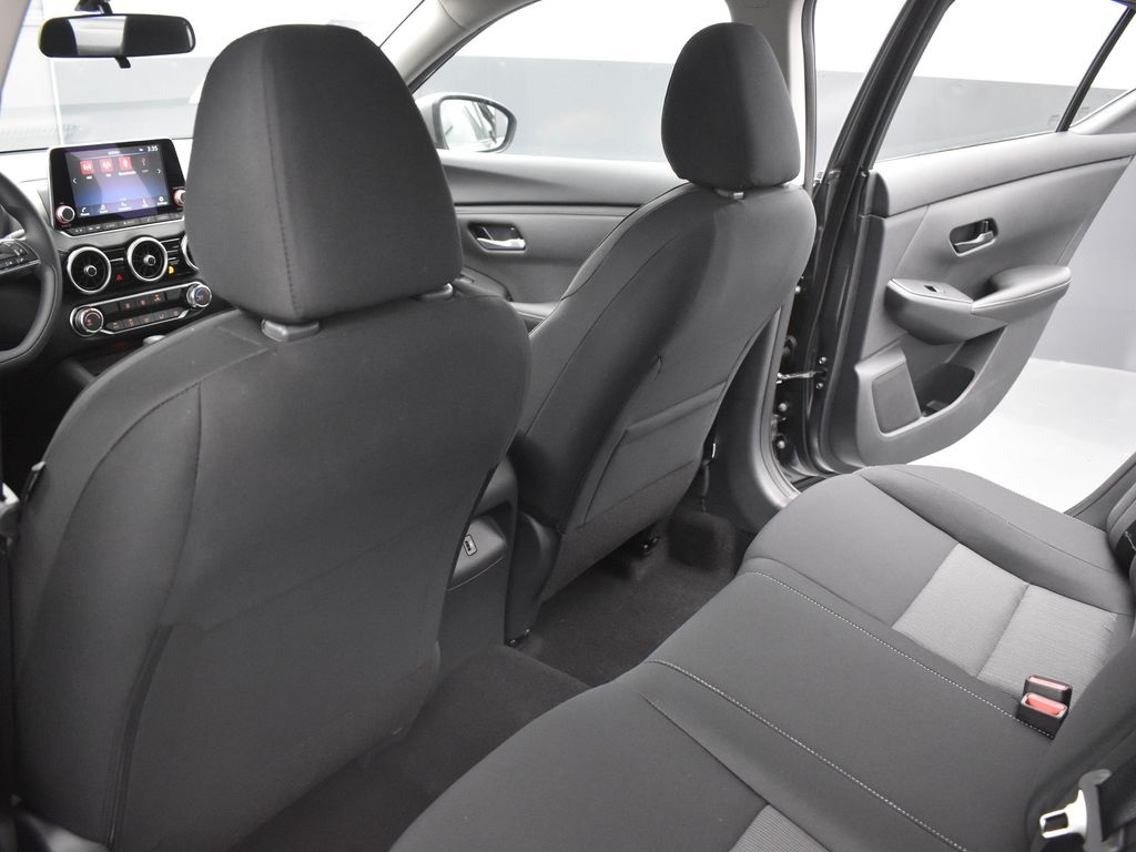 2025 Nissan Sentra SV photo 12