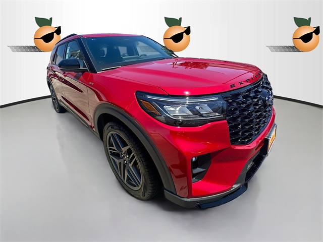 2025 Ford Explorer ST-LINE's photo