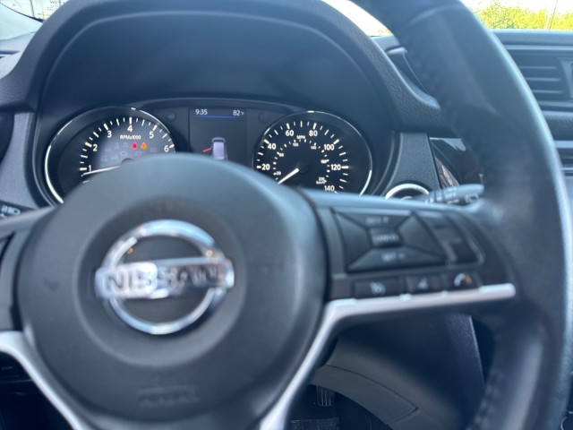 Used 2020 Brilliant Silver Metallic Nissan SV image 40