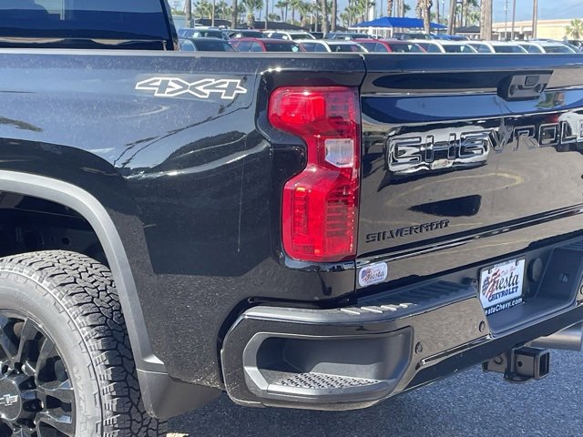 2026 Chevrolet Silverado 2500HD Custom photo 8