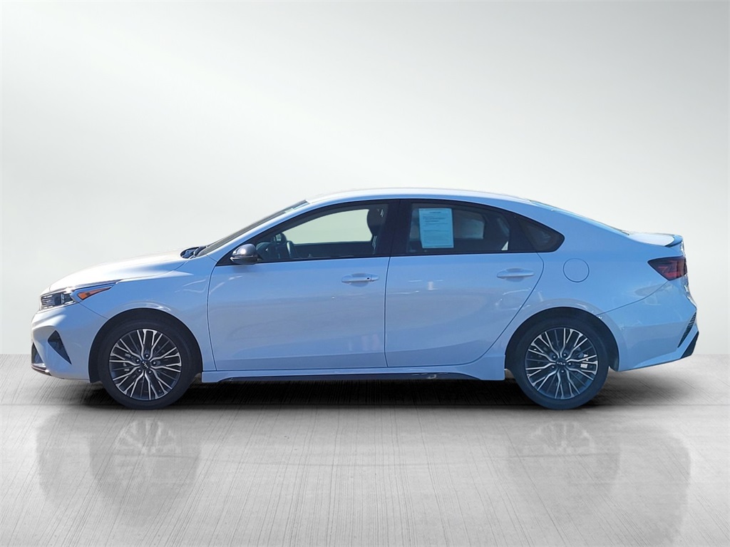 2024 Kia Forte GT-Line photo 8