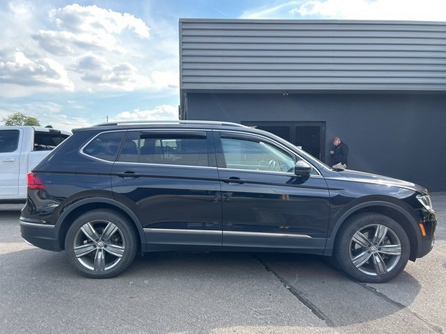 2020 Volkswagen Tiguan SEL photo 2