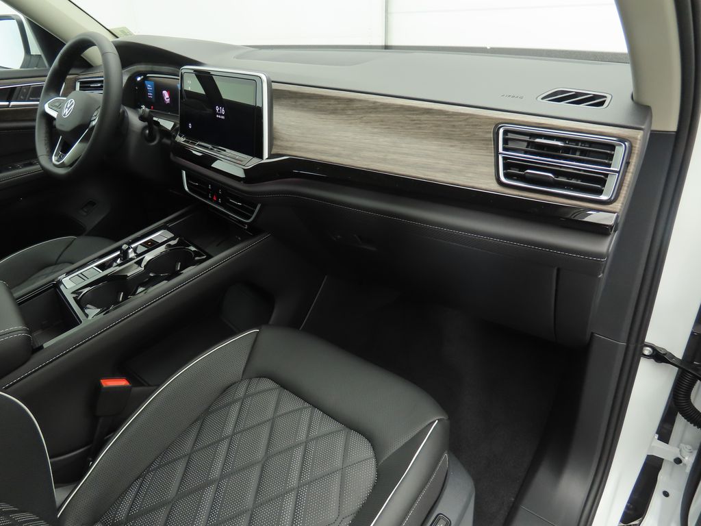 2025 Volkswagen Atlas SEL Premium R-Line photo 18