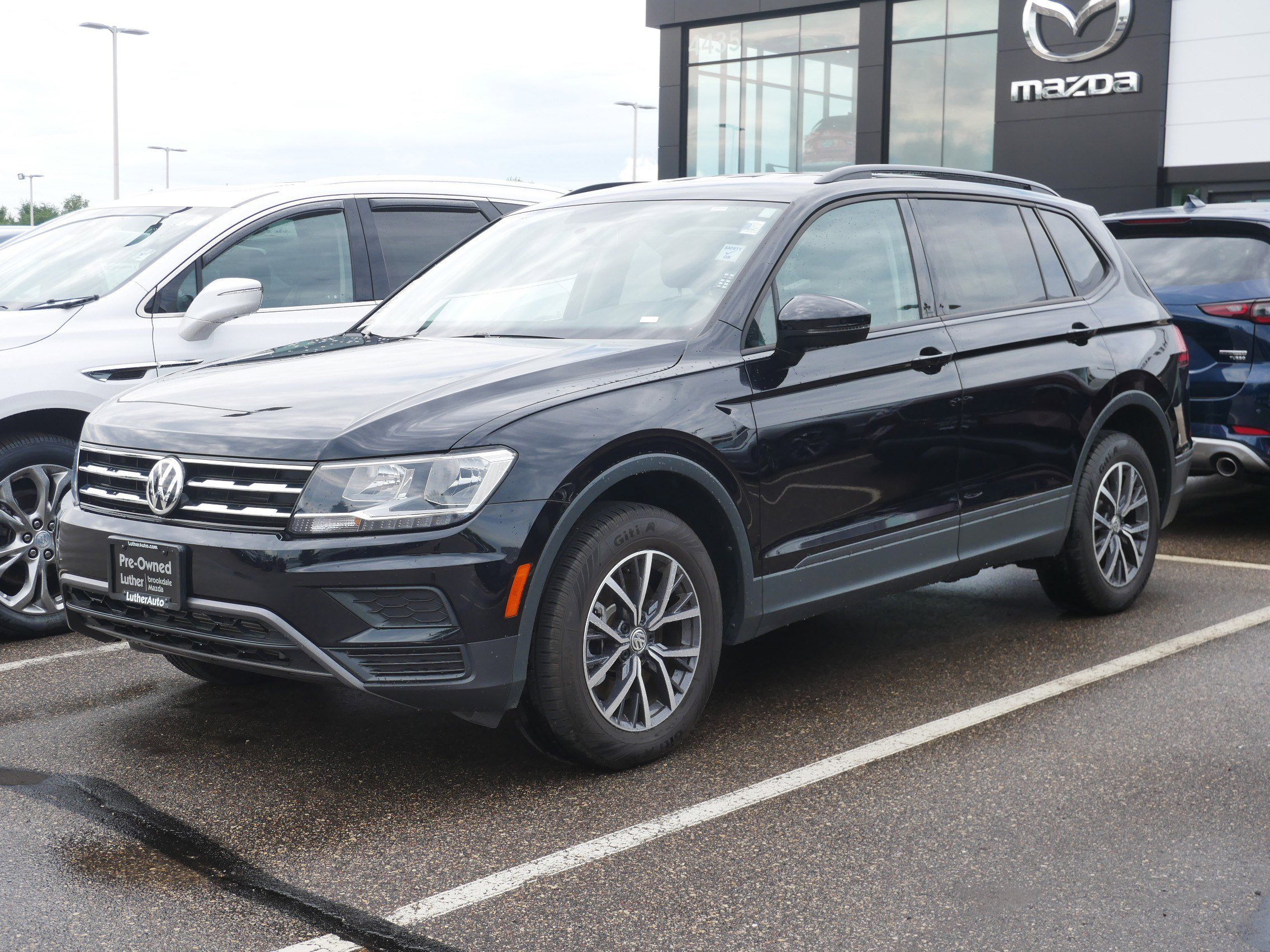 2021 Volkswagen Tiguan S photo 2