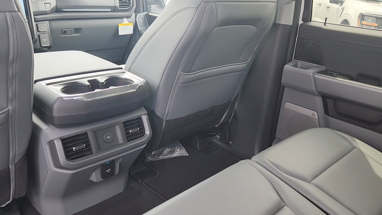 2025 Ford F-150 Lightning photo 14