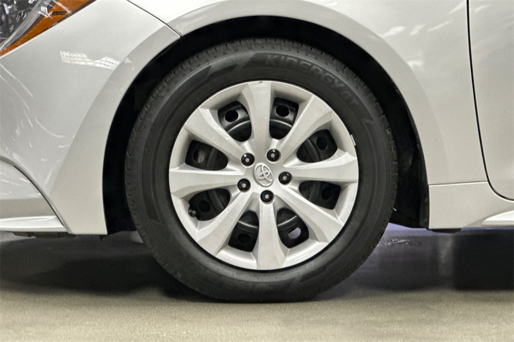 2023 Toyota Corolla LE photo 22