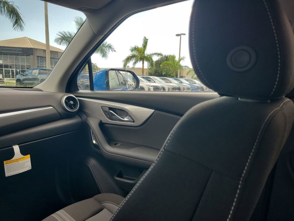 2025 Chevrolet Blazer 2LT photo 11