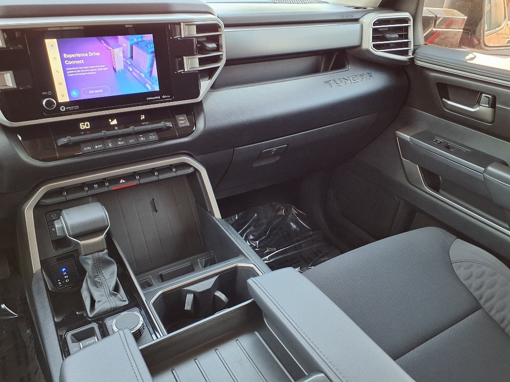 2023 Toyota Tundra SR5 CrewMax photo 18