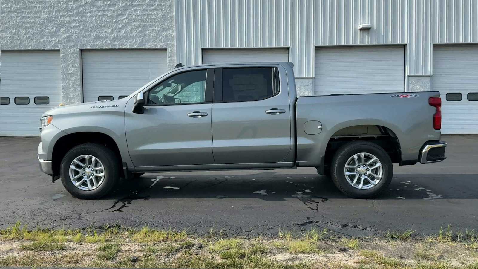 2026 Chevrolet Silverado 1500 LT photo 4