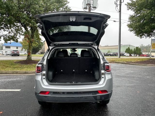 2022 Jeep Compass Limited photo 12
