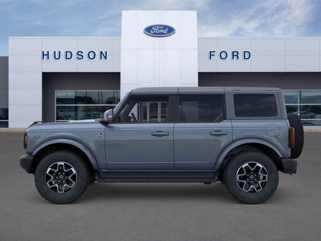2025 Ford Bronco Outer Banks photo 3
