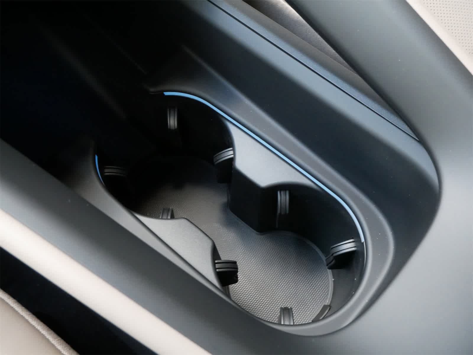 2025 Porsche Macan Electric 4 photo 16