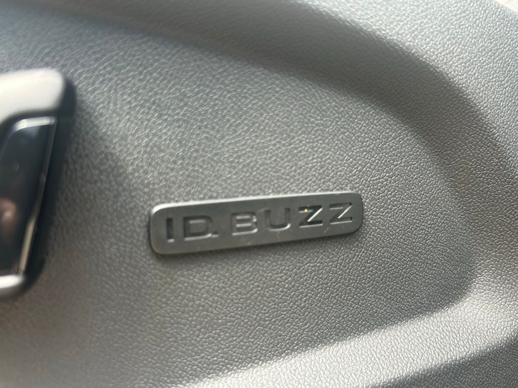 2025 Volkswagen ID. Buzz Pro Plus photo 41