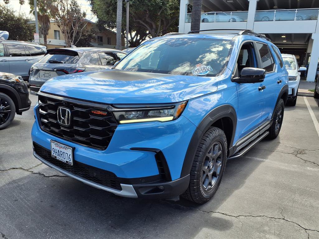2023 Honda Pilot TrailSport photo 2