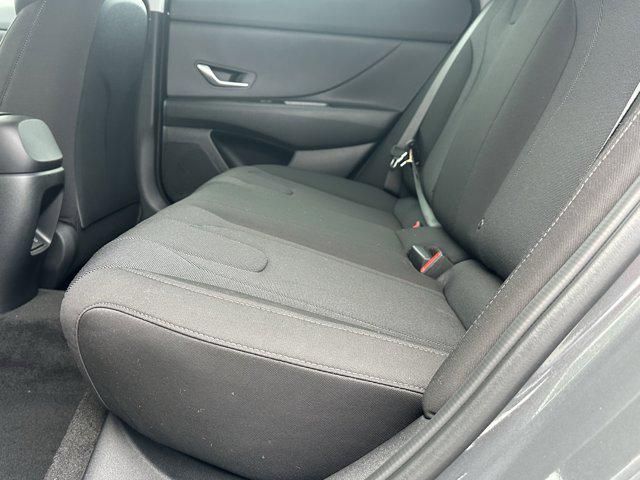 2025 Hyundai Elantra SE photo 18