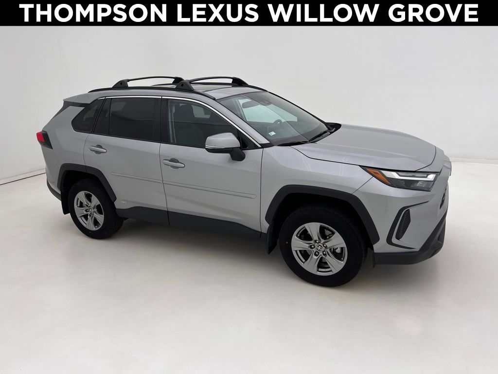 2024 Toyota RAV4 XLE's photo