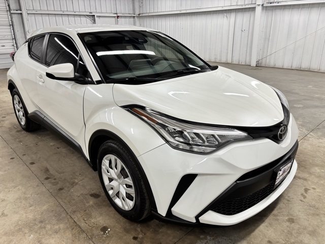 2021 Toyota C-HR LE's photo
