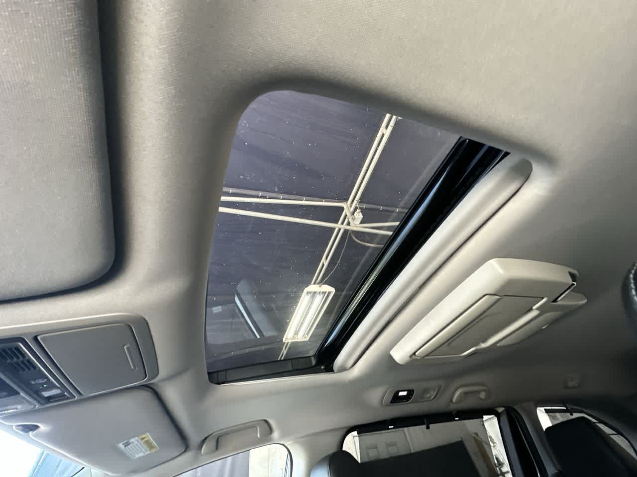 2022 Honda Odyssey Touring photo 16