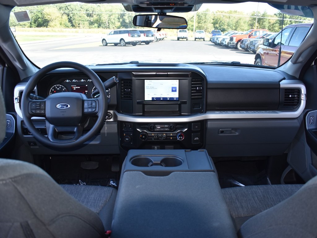 2026 Ford F-250 XLT photo 4