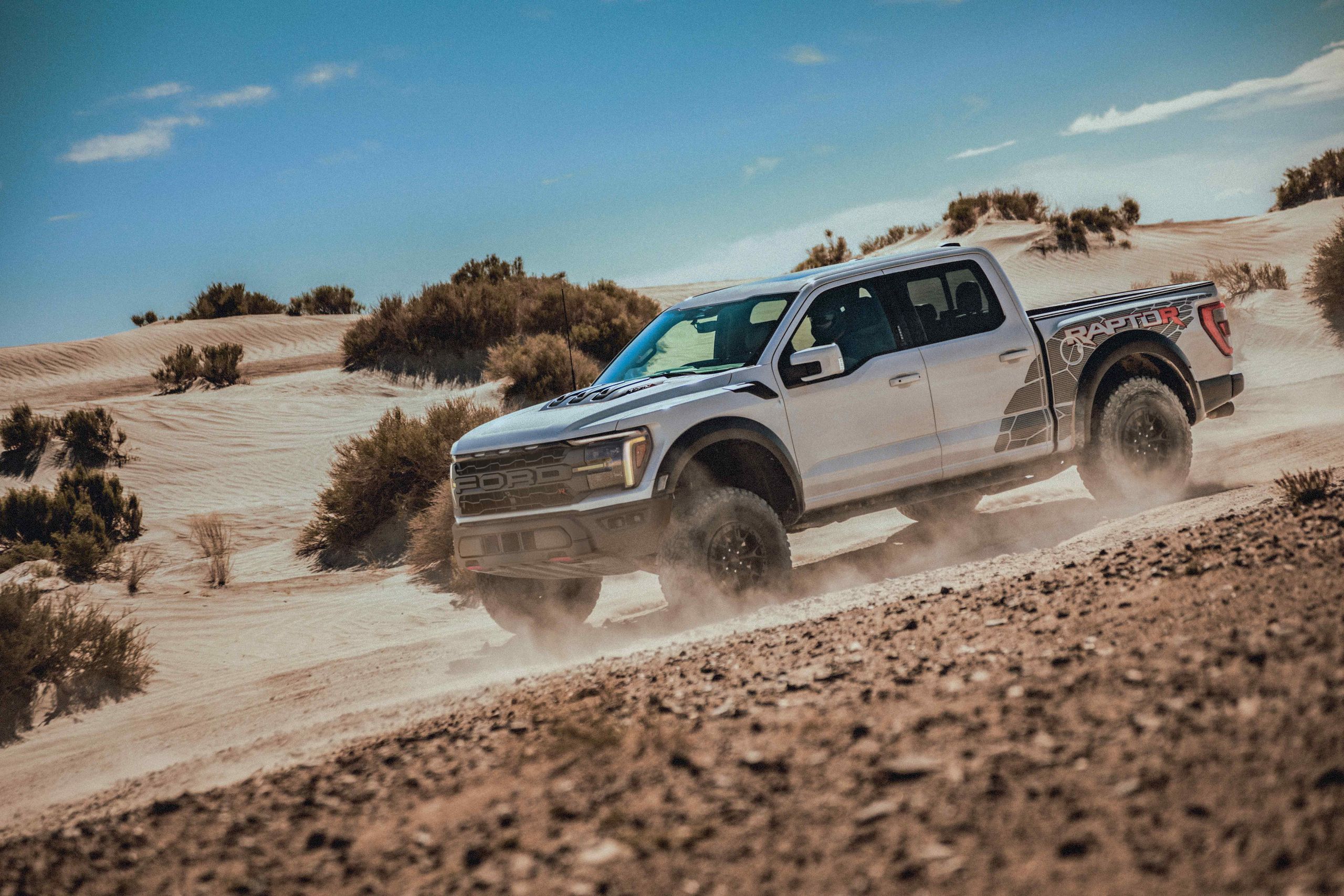 2025 Ford F-350 photo 32