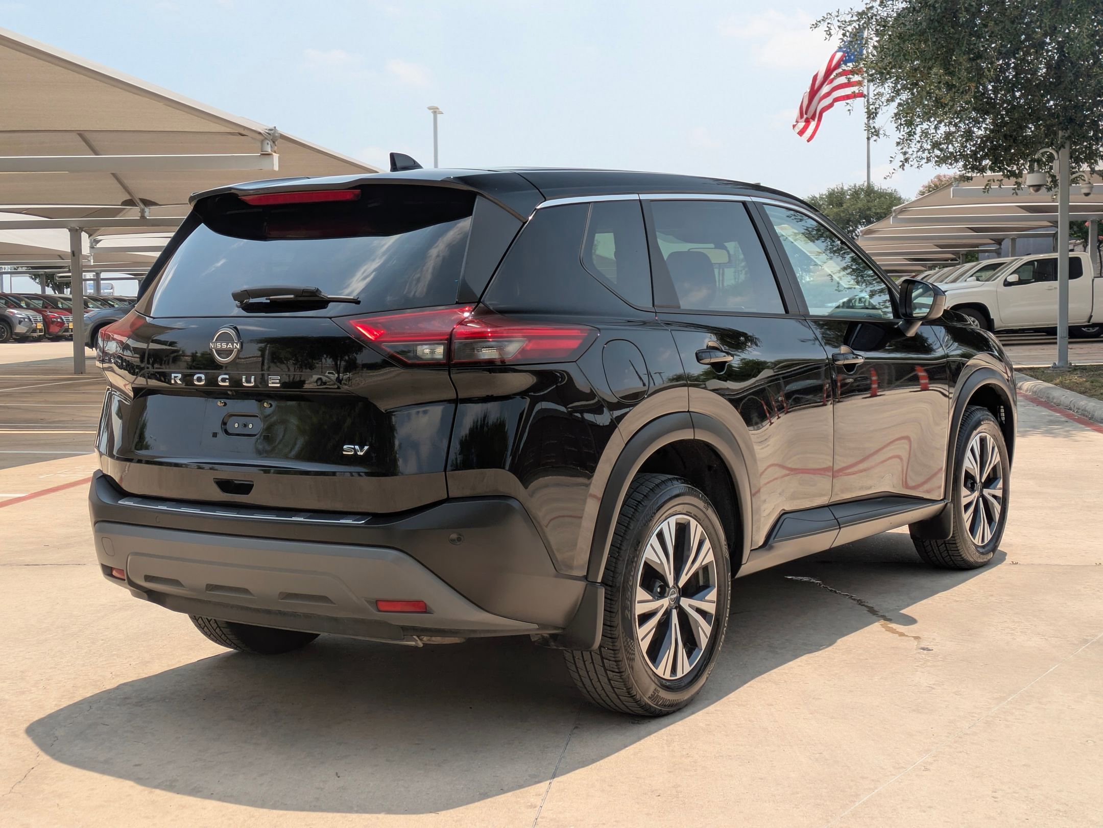 2023 Nissan Rogue SV photo 6
