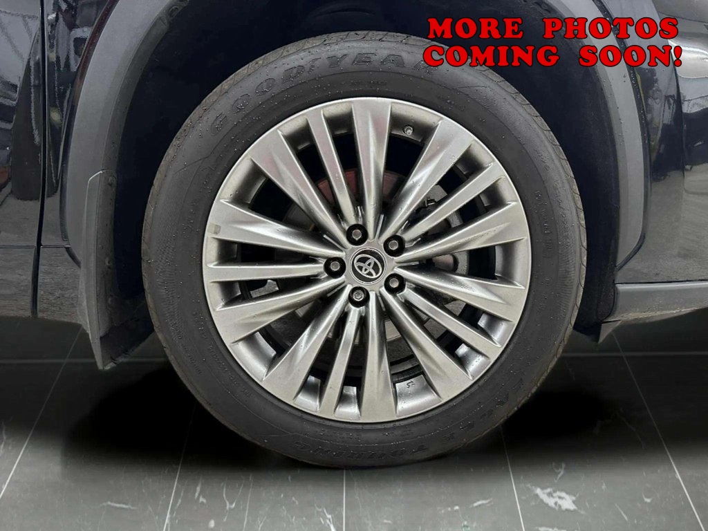 2024 Toyota Highlander Hybrid Platinum photo 8