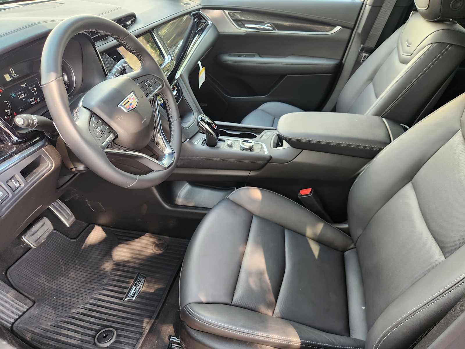 2025 Cadillac XT4 Sport photo 7