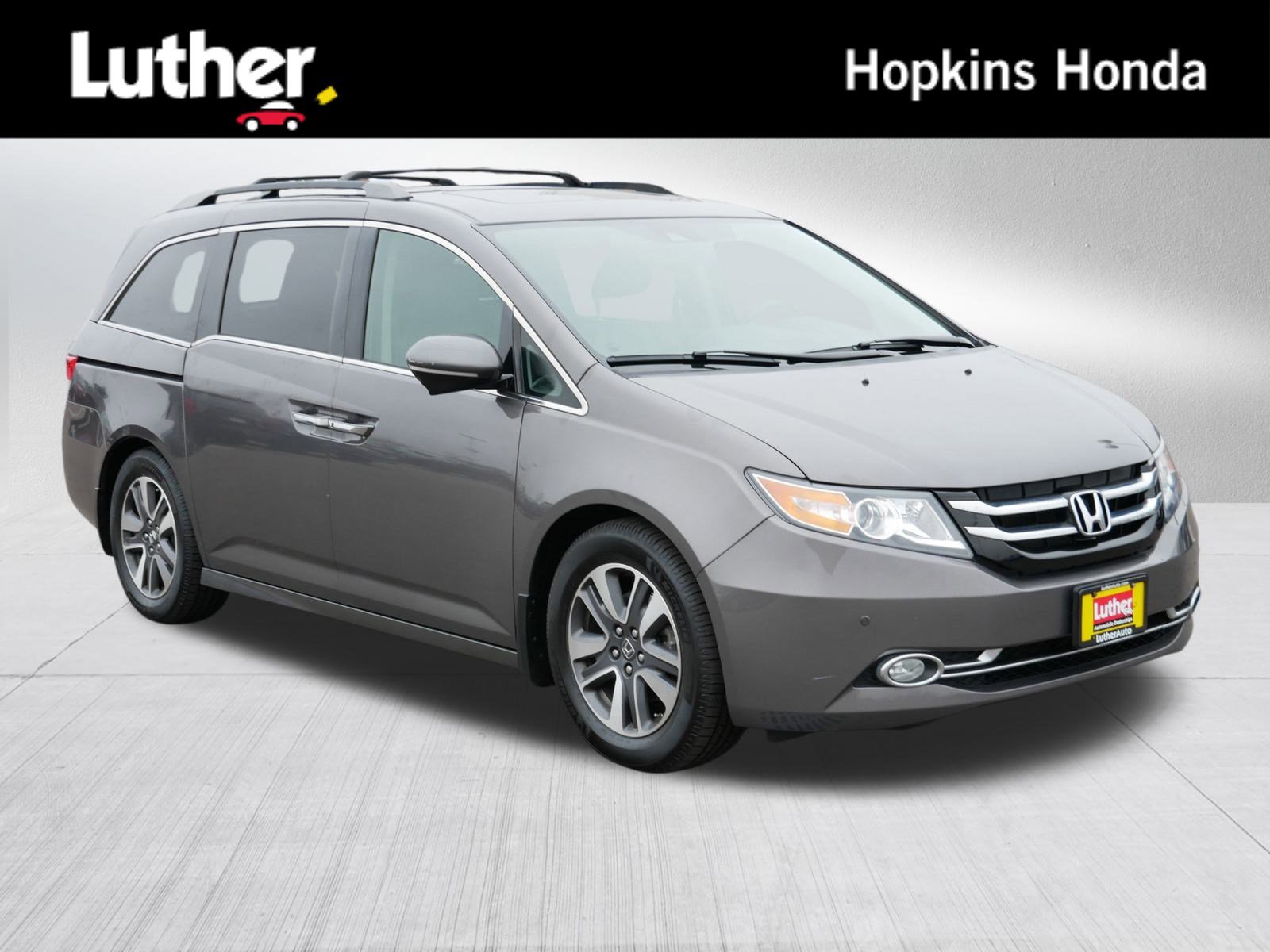2016 Honda Odyssey Touring's photo