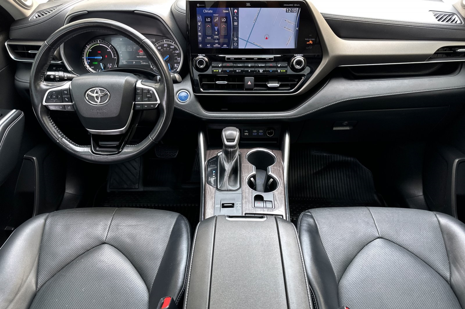 2022 Toyota Highlander Hybrid Limited photo 12