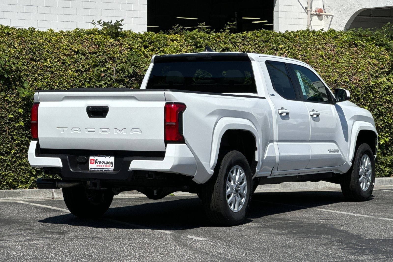 2025 Toyota Tacoma SR5 photo 4