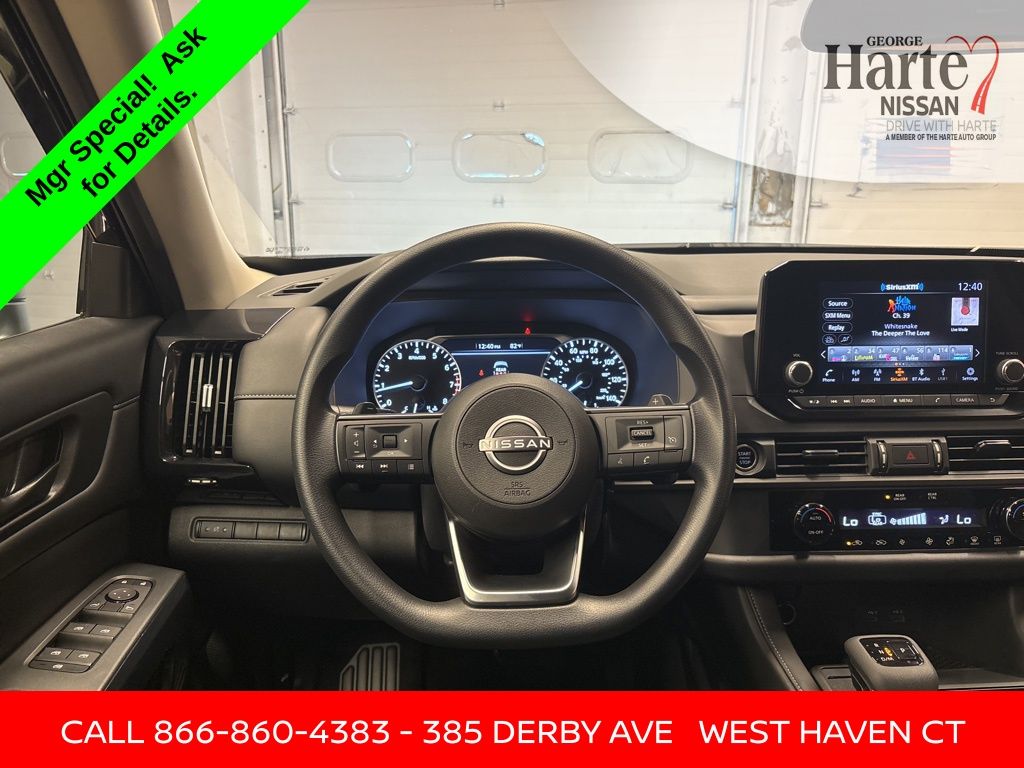 2024 Nissan Pathfinder S photo 17