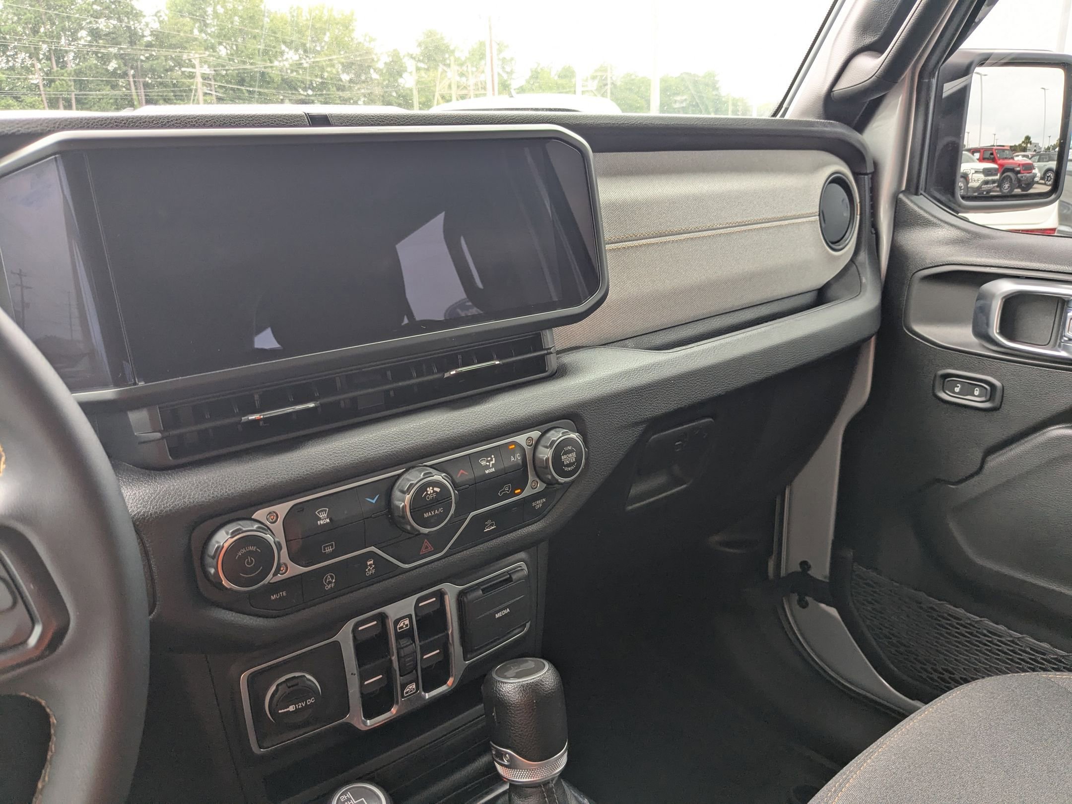 2024 Jeep Wrangler Sport S photo 17