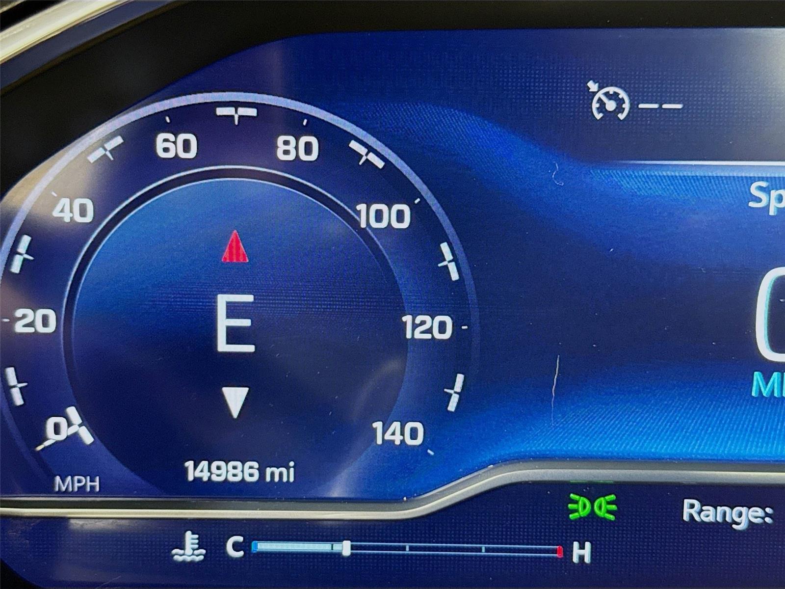 2022 Chevrolet Silverado 1500 LT photo 2