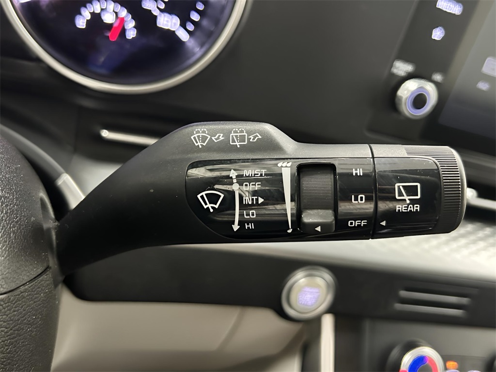 2023 Kia Carnival LX photo 14