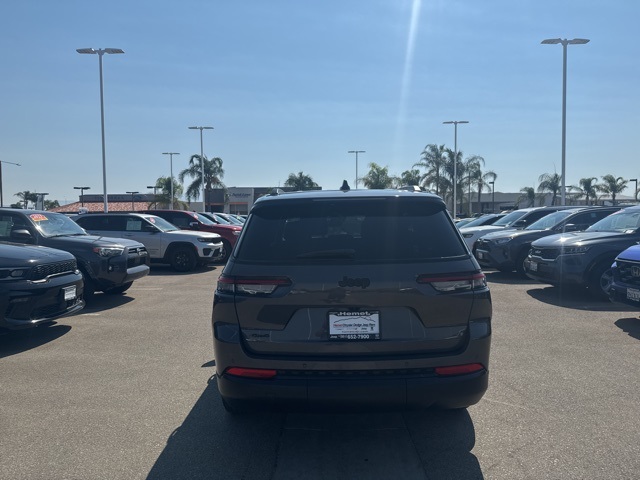 2024 Jeep Grand Cherokee Altitude photo 3