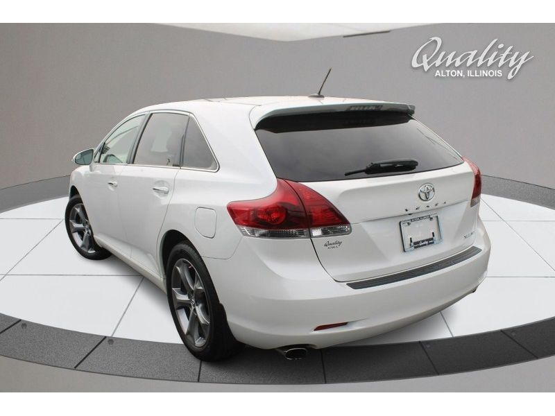 2013 Toyota Venza LE photo 4