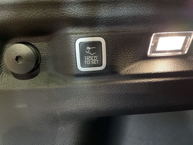 2025 Jeep Grand Cherokee Laredo Altitude photo 14