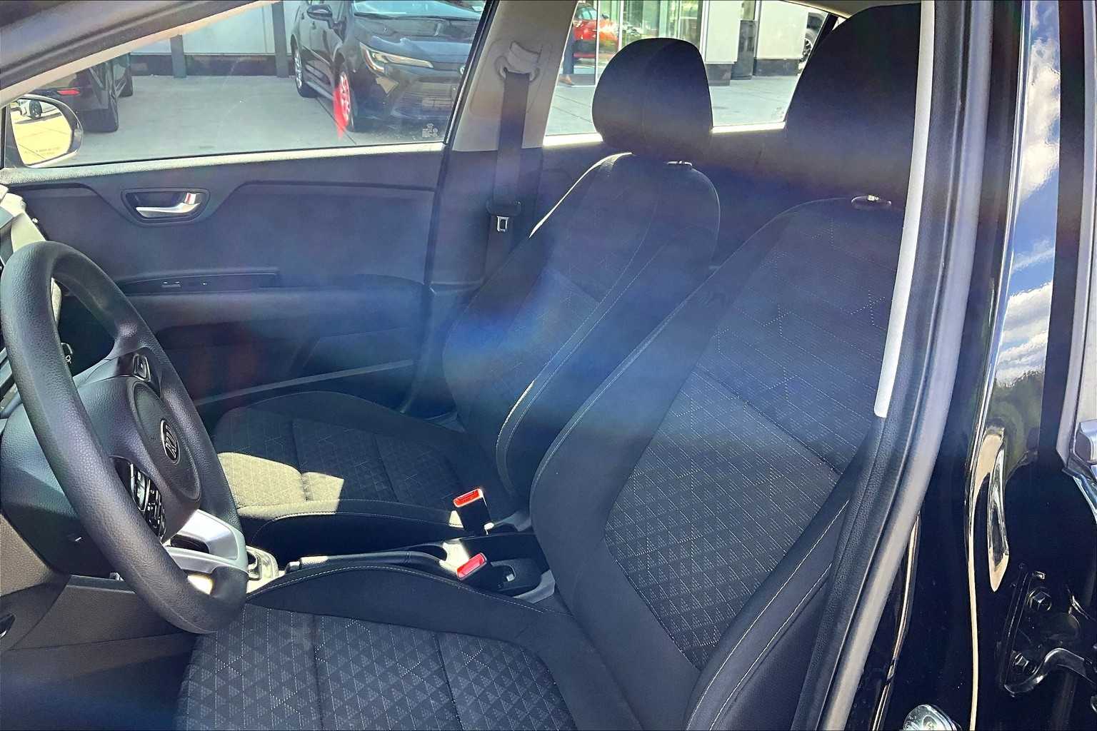 2019 Kia Rio LX photo 10