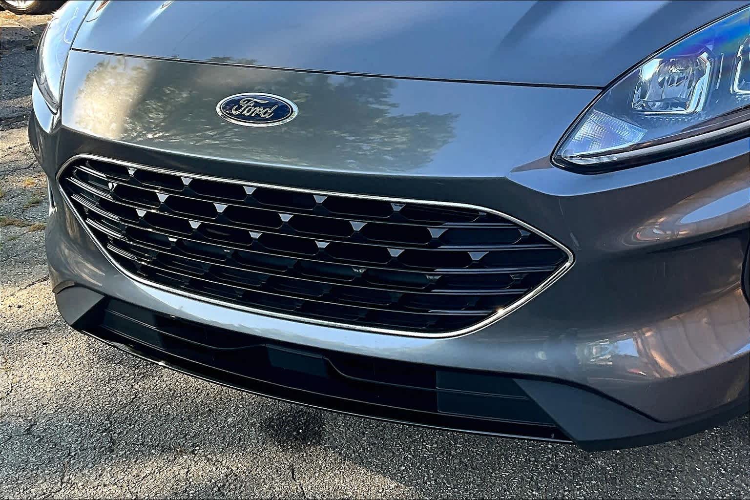 2022 Ford Escape SE photo 28